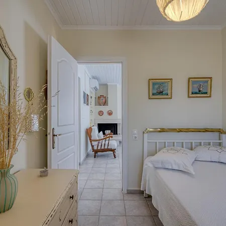 Casa Regina - 5min To - Peaceful Retreat Lithakiá