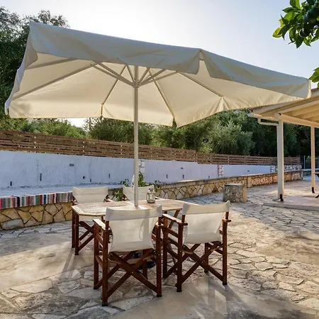 בית נופש Casa Regina - 5min To - Peaceful Retreat Lithakia (Zakynthos)