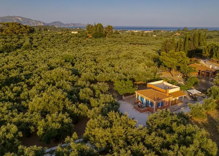 Casa Regina - 5min To - Peaceful Retreat בית נופש
