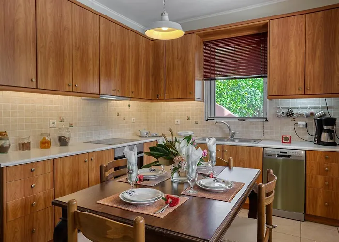Casa Regina - 5min To - Peaceful Retreat בית נופש *